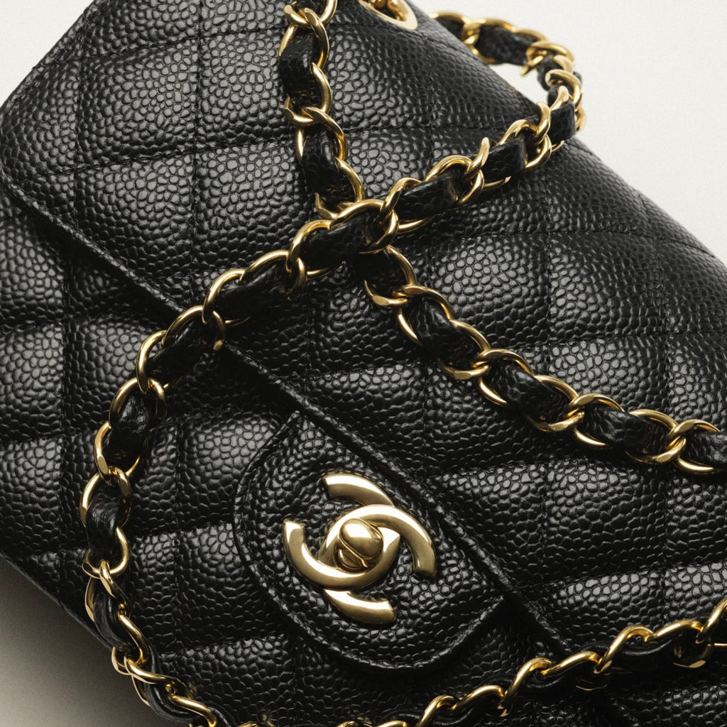 Chanel 21 Classic Flap Black Caviar